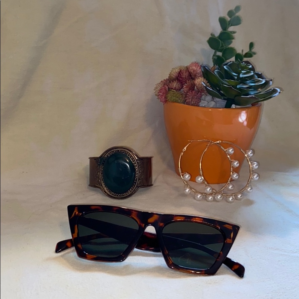 Cheetah print sunglasses